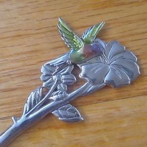 Hummingbird cheese knife